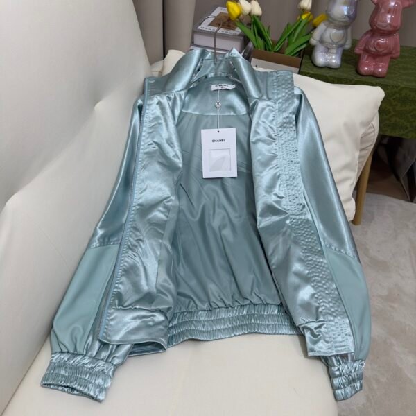 Chanel women's top（A7YC046189）