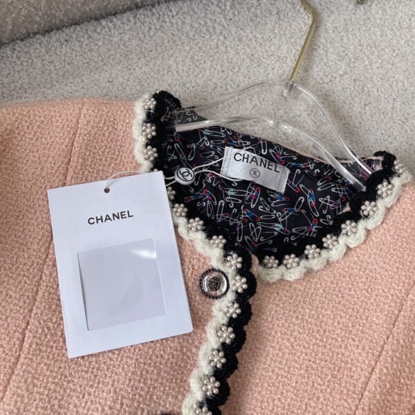 Chanel women's top（A7YO027309）