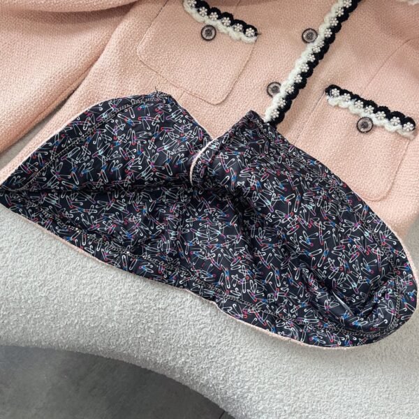 Chanel women's top（A7YO027309）