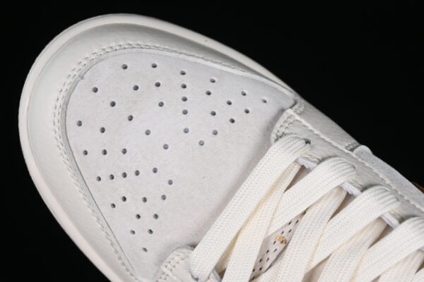 Nk SB Dunk Low LV Collaboration - Chocolate Anniversary High end Customized Low cut Casual Board Shoes（FC1688-133）
