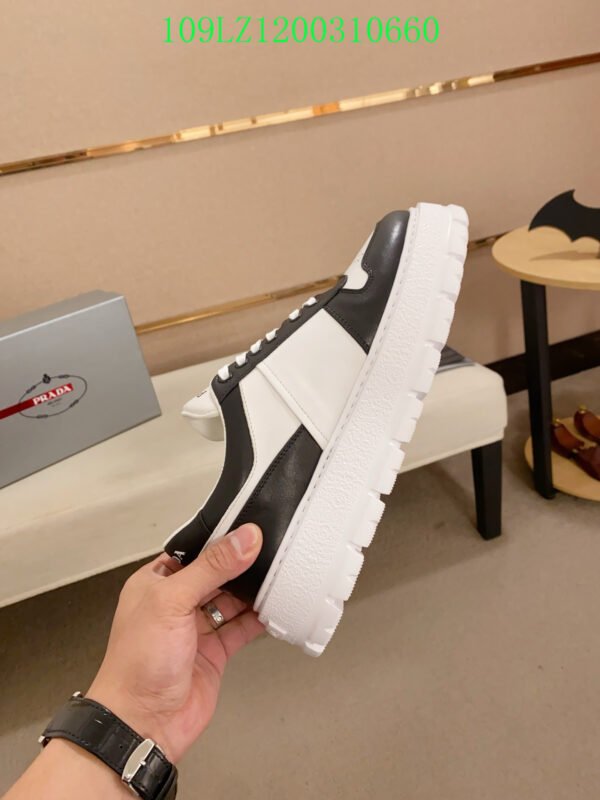 PRADA Downtown leather sneakers（109LZ120031）