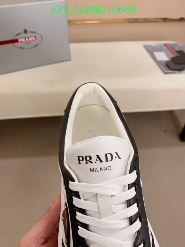 PRADA Downtown leather sneakers（109LZ120031）