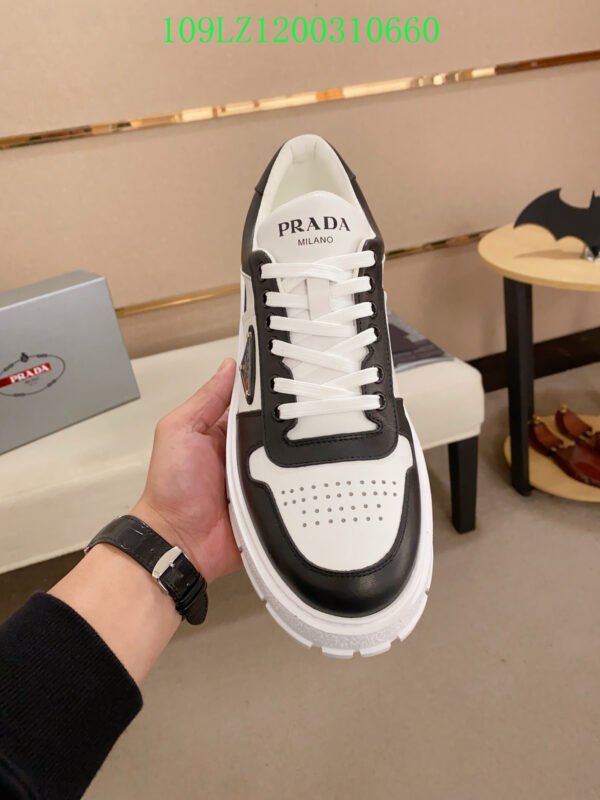PRADA Downtown leather sneakers（109LZ120031）