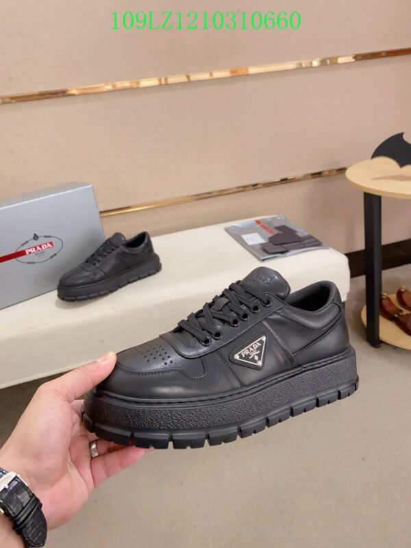 PRADA Downtown leather sneakers（109LZ121031）