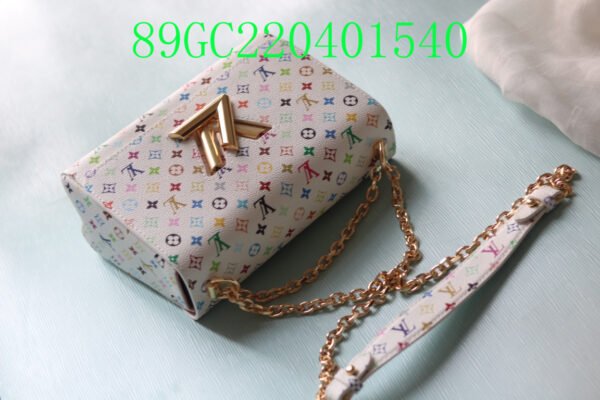 L-V New Arrivals bags (89GC22040)