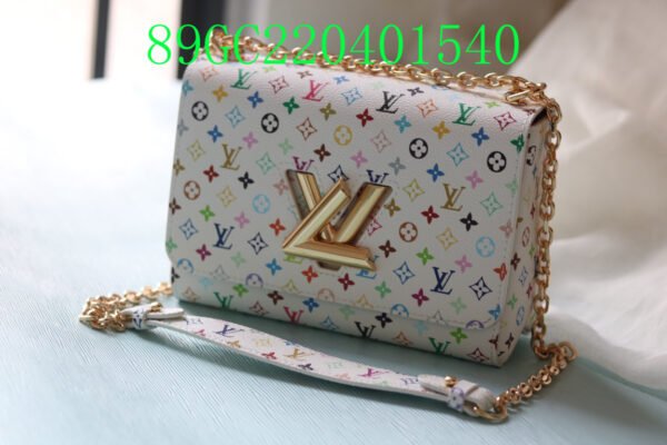 L-V New Arrivals bags (89GC22040)