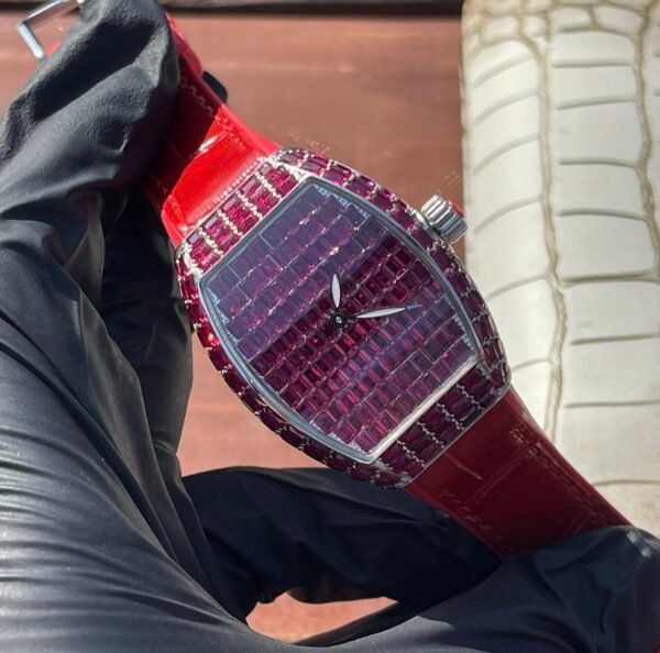 ABF Franck Muller launches new women’s watch V32 Gypsophila full of square diamonds