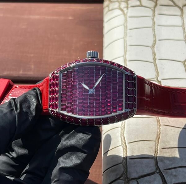 ABF Franck Muller launches new women’s watch V32 Gypsophila full of square diamonds