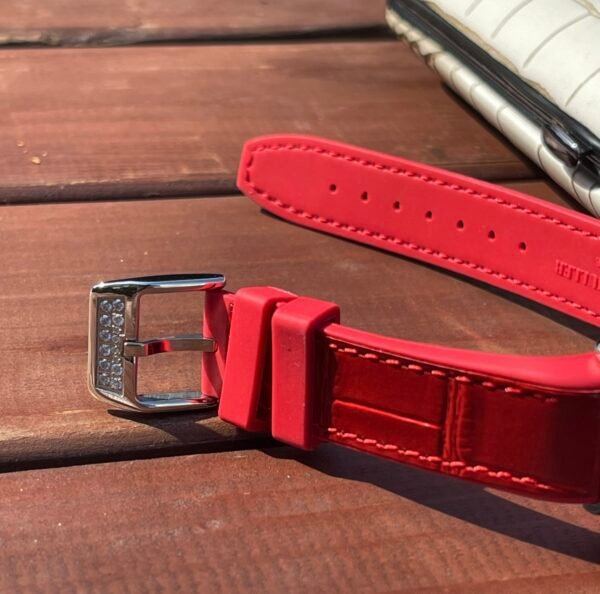 ABF Franck Muller launches new women’s watch V32 Gypsophila full of square diamonds