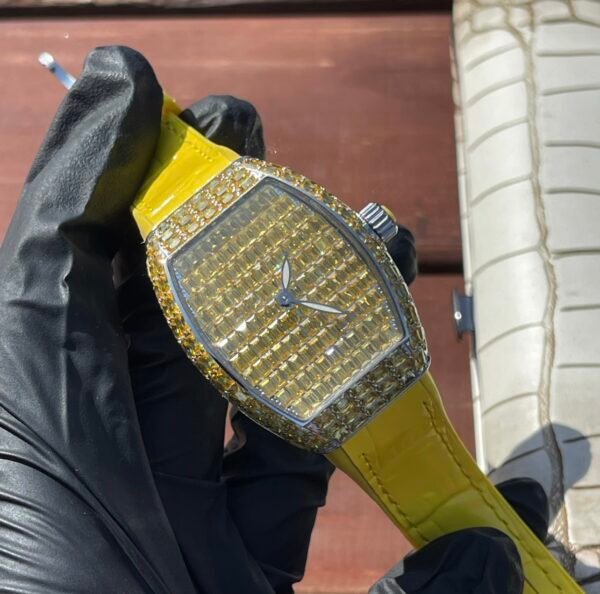 ABF Franck Muller launches new women’s watch V32 Gypsophila full of square diamonds