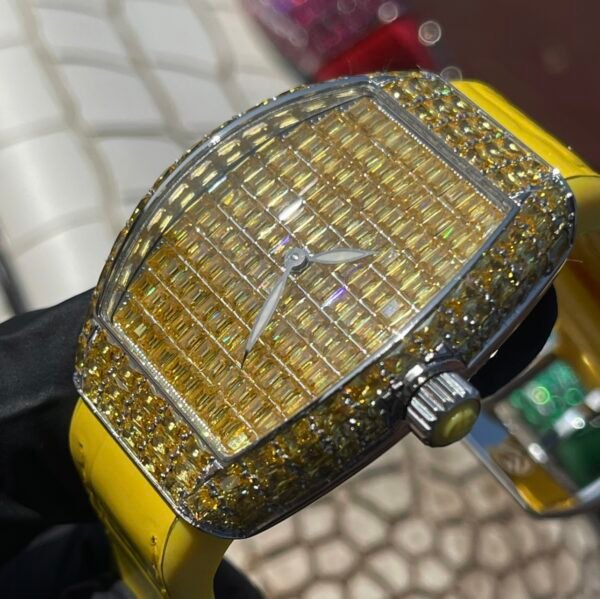 ABF Franck Muller launches new women’s watch V32 Gypsophila full of square diamonds