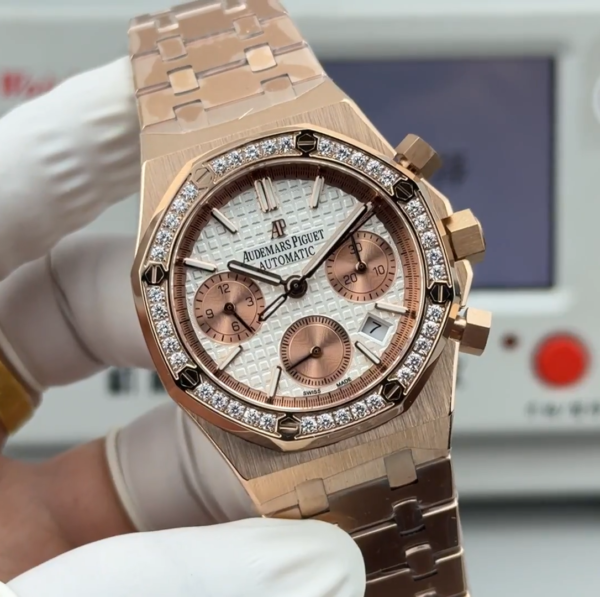 38mm Audemars Piguet Royal Oak series 26715BC.ZZ.1356BC.01